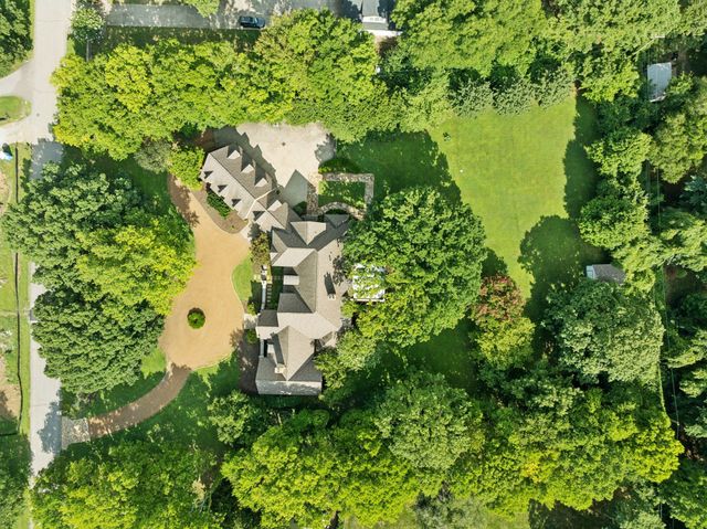 1011 Gateway Ln, Nashville, TN 37220