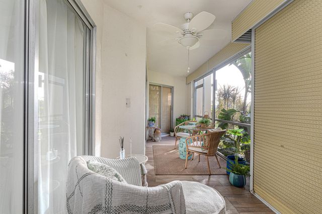 3755 Via Poinciana 101, Lake Worth, FL 33467