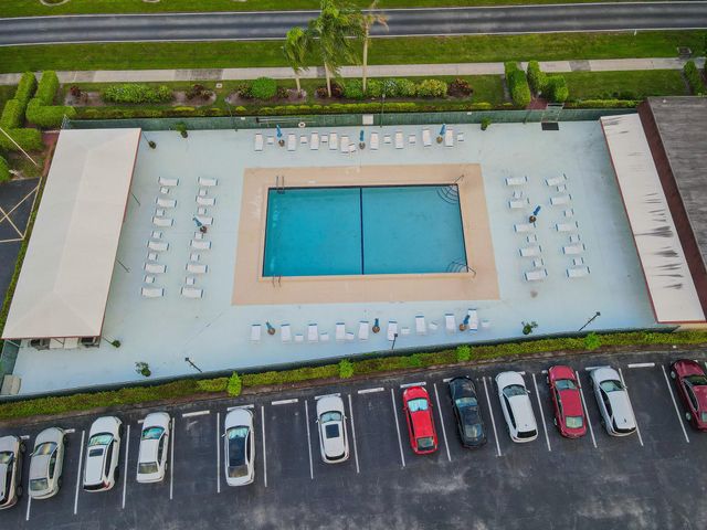 3755 Via Poinciana 101, Lake Worth, FL 33467