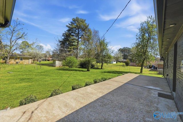 6404 Old Madison Pike NW, Huntsville, AL 35806