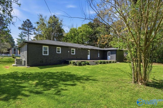 6404 Old Madison Pike NW, Huntsville, AL 35806