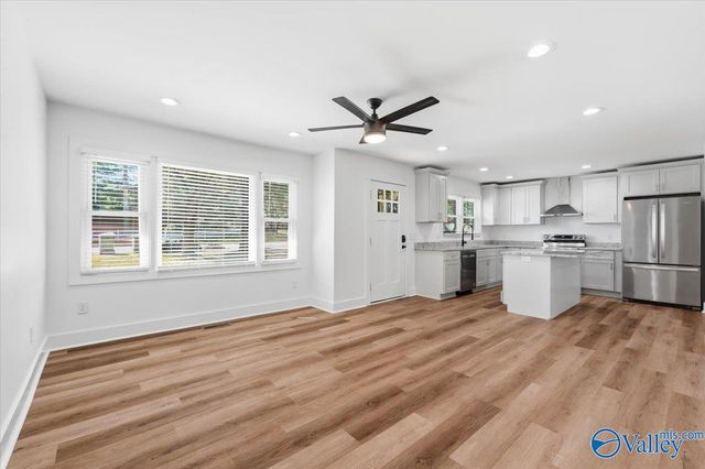 6404 Old Madison Pike NW, Huntsville, AL 35806