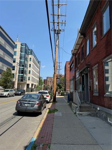 209 S Craig St, Oakland, PA 15213