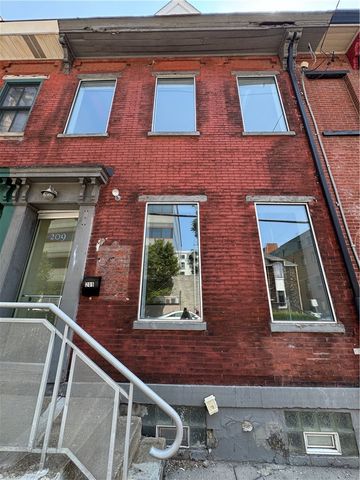 209 S Craig St, Oakland, PA 15213