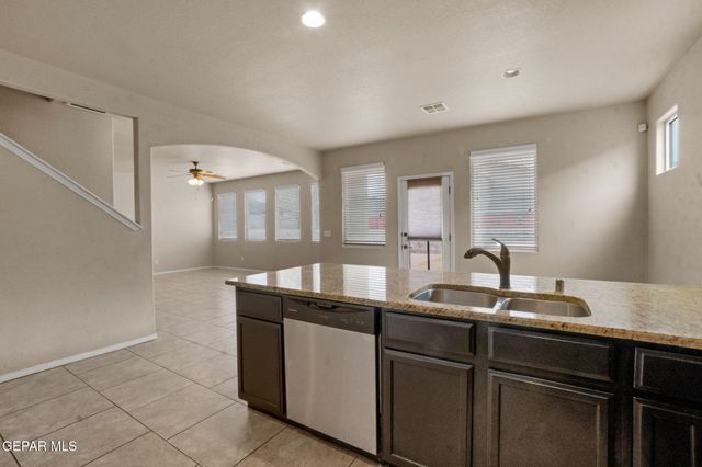 3836 LOMA CRISTOBAL, El Paso, TX 79938