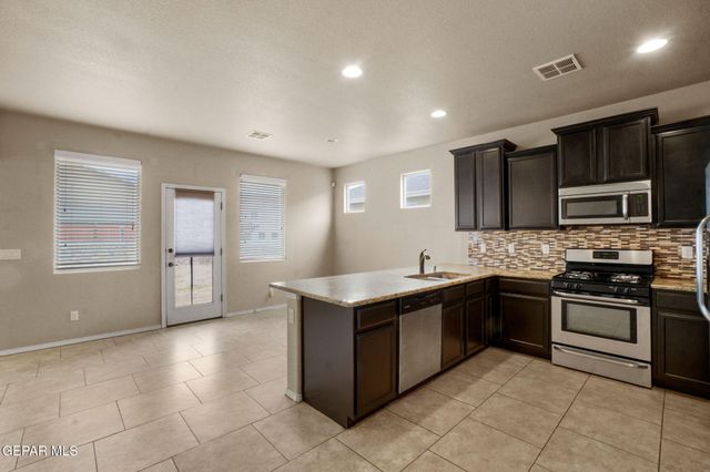 3836 LOMA CRISTOBAL, El Paso, TX 79938
