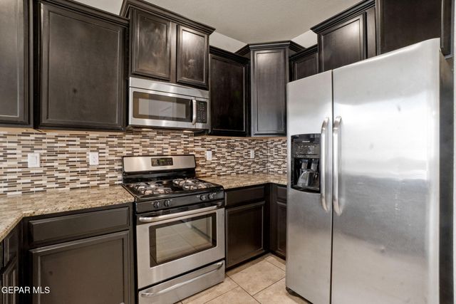 3836 LOMA CRISTOBAL, El Paso, TX 79938