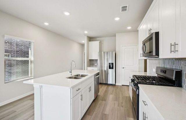 808 Leavenworth Drive, Mckinney, TX 75071