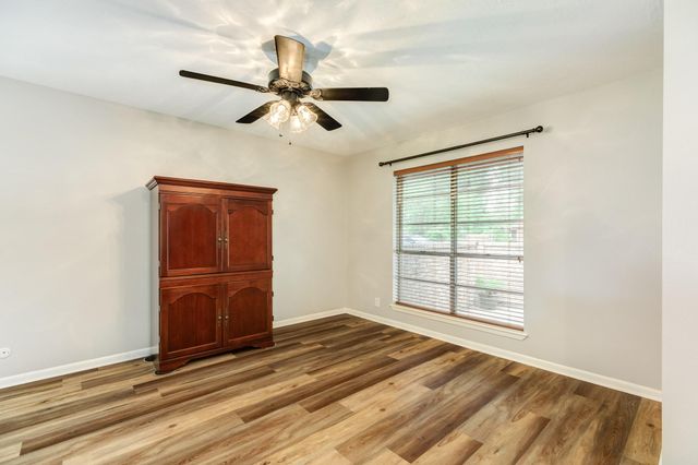 131 Singleton Street, Jones Creek, TX 77541