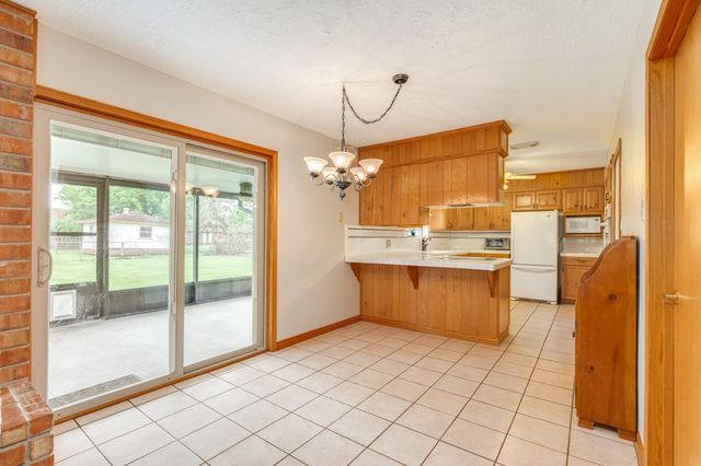 131 Singleton Street, Jones Creek, TX 77541