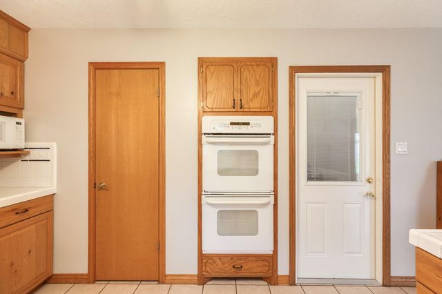 131 Singleton Street, Jones Creek, TX 77541