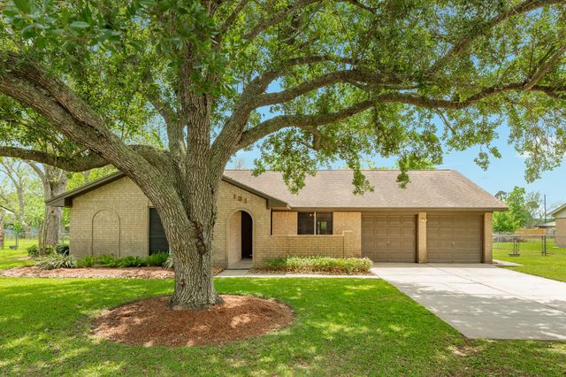 131 Singleton Street, Jones Creek, TX 77541
