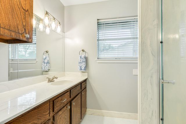 131 Singleton Street, Jones Creek, TX 77541