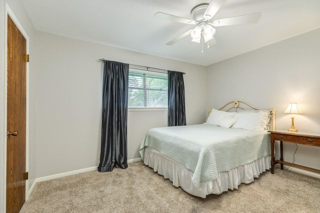 131 Singleton Street, Jones Creek, TX 77541