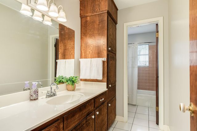 131 Singleton Street, Jones Creek, TX 77541
