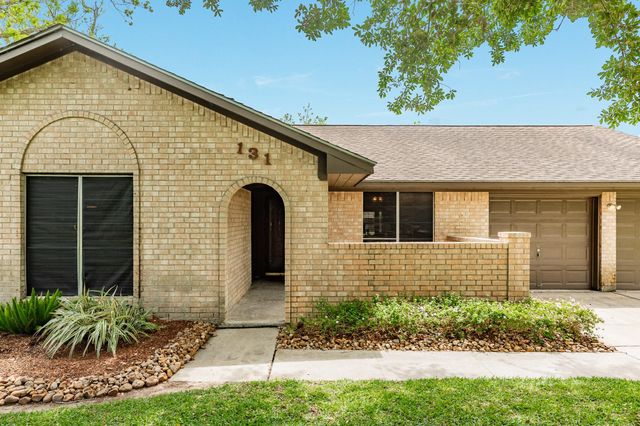 131 Singleton Street, Jones Creek, TX 77541