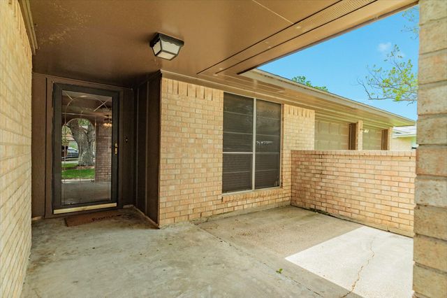 131 Singleton Street, Jones Creek, TX 77541