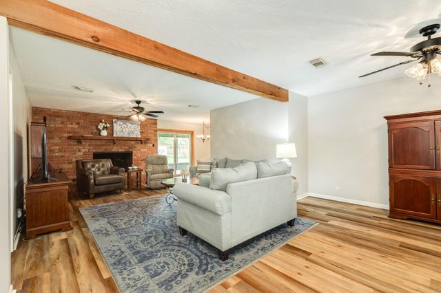 131 Singleton Street, Jones Creek, TX 77541