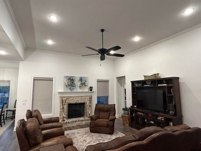 11042 Oak Springs, Tyler, TX 75703