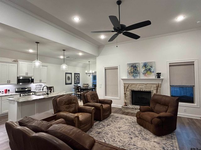 11042 Oak Springs, Tyler, TX 75703