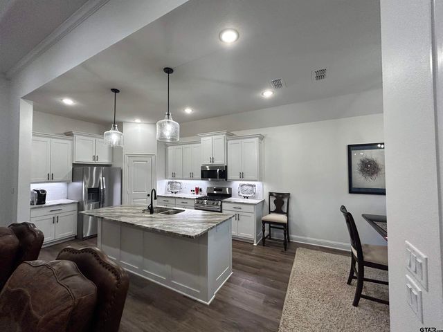 11042 Oak Springs, Tyler, TX 75703