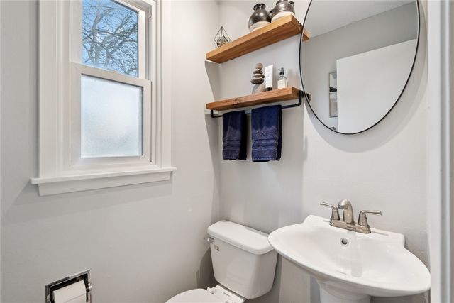 1828 Belmont Drive, Grinnell, IA 50112