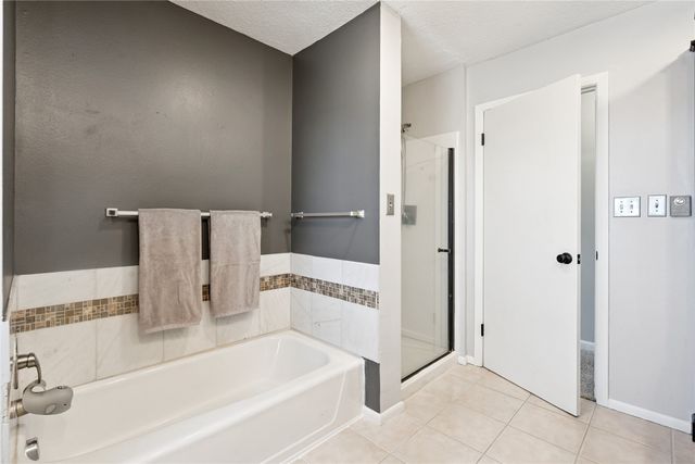 1828 Belmont Drive, Grinnell, IA 50112