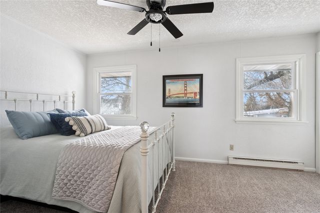 1828 Belmont Drive, Grinnell, IA 50112