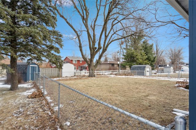 1828 Belmont Drive, Grinnell, IA 50112