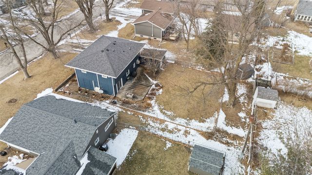 1828 Belmont Drive, Grinnell, IA 50112