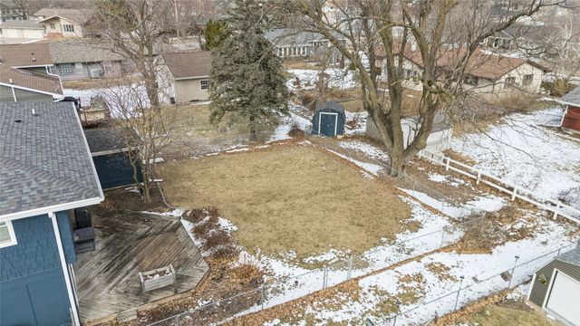 1828 Belmont Drive, Grinnell, IA 50112