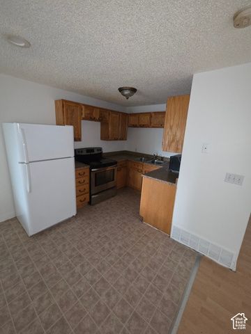 3077 W LEHMAN AVE, West Valley City, UT 84119