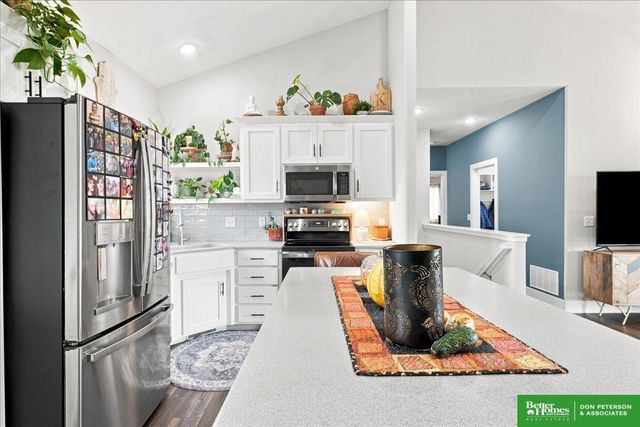 3050 Cottage Grove Lane, Fremont, NE 68025