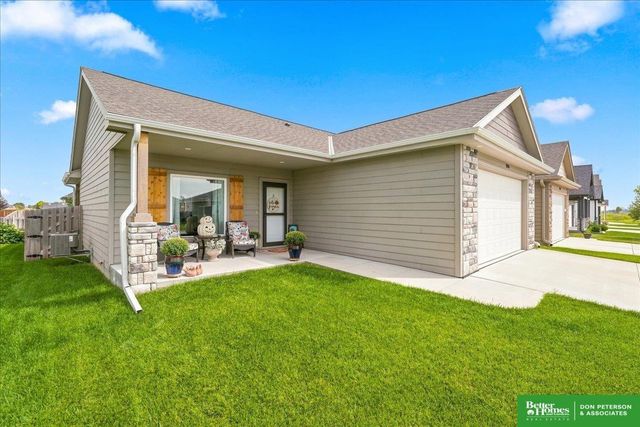 3050 Cottage Grove Lane, Fremont, NE 68025