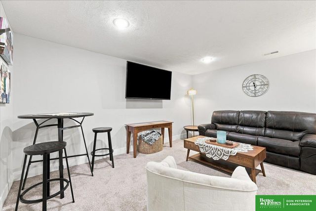 3050 Cottage Grove Lane, Fremont, NE 68025