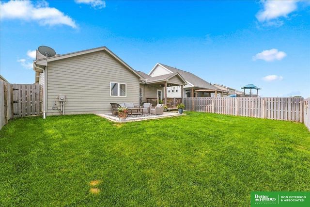 3050 Cottage Grove Lane, Fremont, NE 68025
