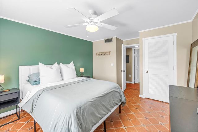 3269 BENEVA ROAD 102, Sarasota, FL 34232