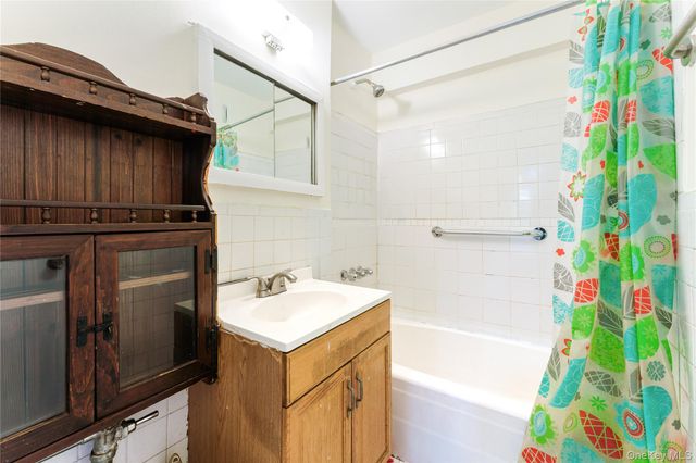 87-70 173rd Street 7H, Jamaica, NY 11432