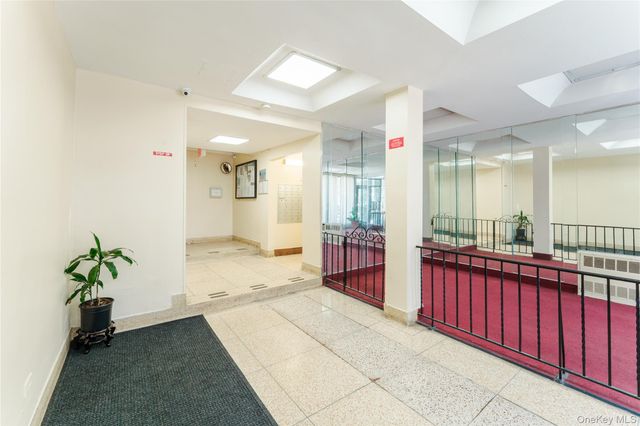 87-70 173rd Street 7H, Jamaica, NY 11432