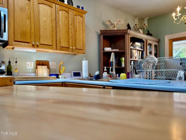 829 Xanadu Court, Johnson City, TN 37604