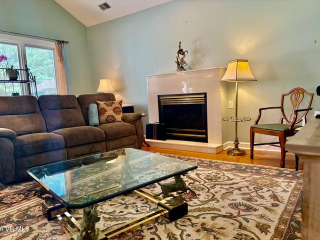 829 Xanadu Court, Johnson City, TN 37604