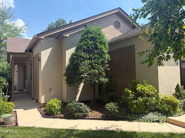 829 Xanadu Court, Johnson City, TN 37604