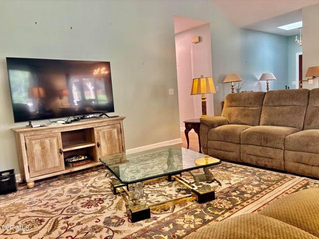 829 Xanadu Court, Johnson City, TN 37604