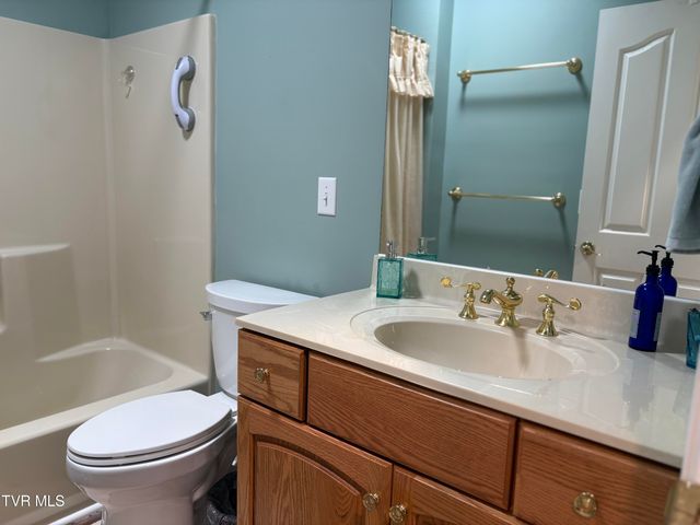 829 Xanadu Court, Johnson City, TN 37604
