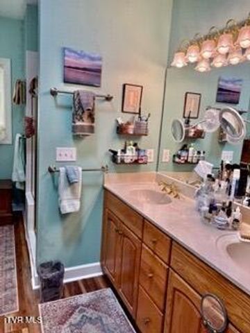 829 Xanadu Court, Johnson City, TN 37604