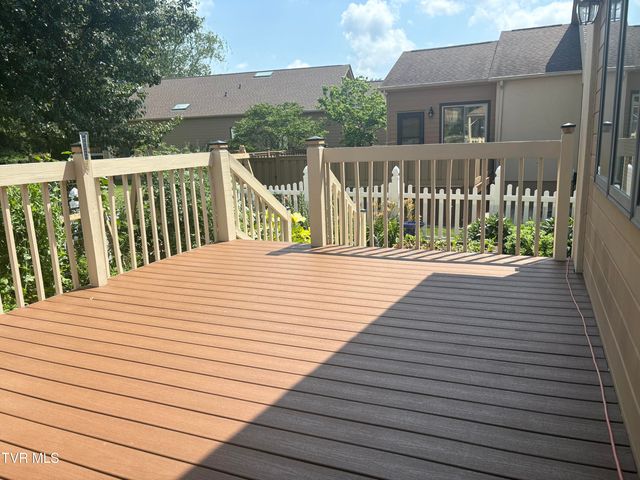 829 Xanadu Court, Johnson City, TN 37604