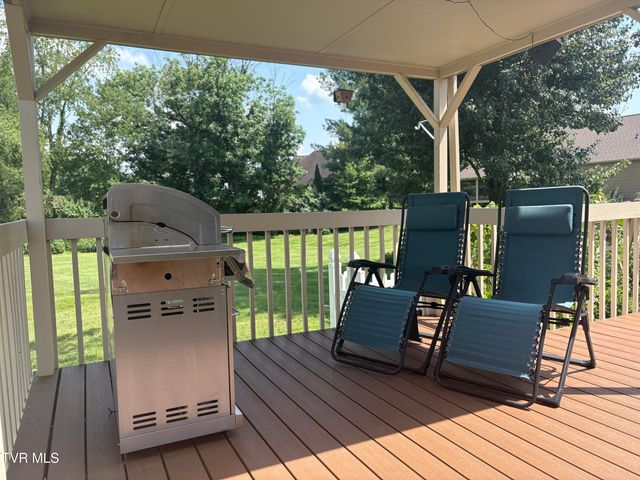 829 Xanadu Court, Johnson City, TN 37604