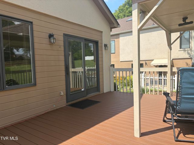829 Xanadu Court, Johnson City, TN 37604