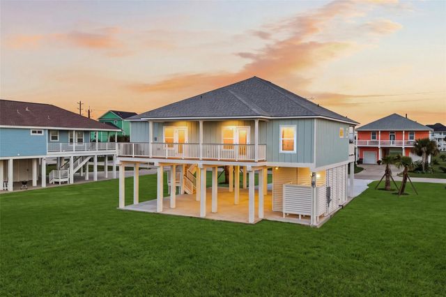 18618 Shaman Drive, Galveston, TX 77554