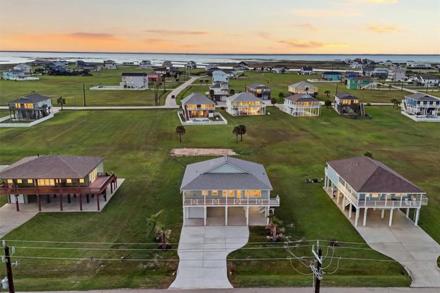18618 Shaman Drive, Galveston, TX 77554